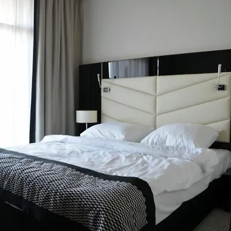 Ferienwohnung In Plaa Wschodnia Gemeinschaftlichem Indoorpool Kołobrzeg