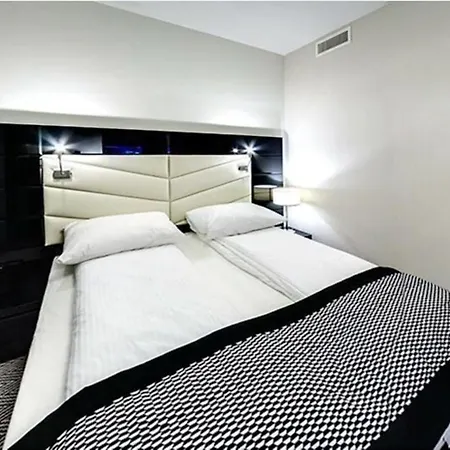 Ferienwohnung In Plaa Wschodnia Gemeinschaftlichem Indoorpool Apartman *